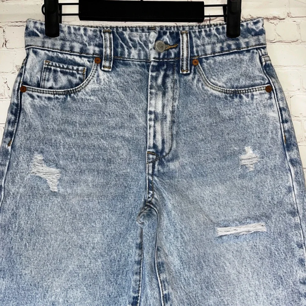 BLANKNYC The Leonard Loose Bermuda Shorts Light Acid Wash Distressed Denim‎ 24
